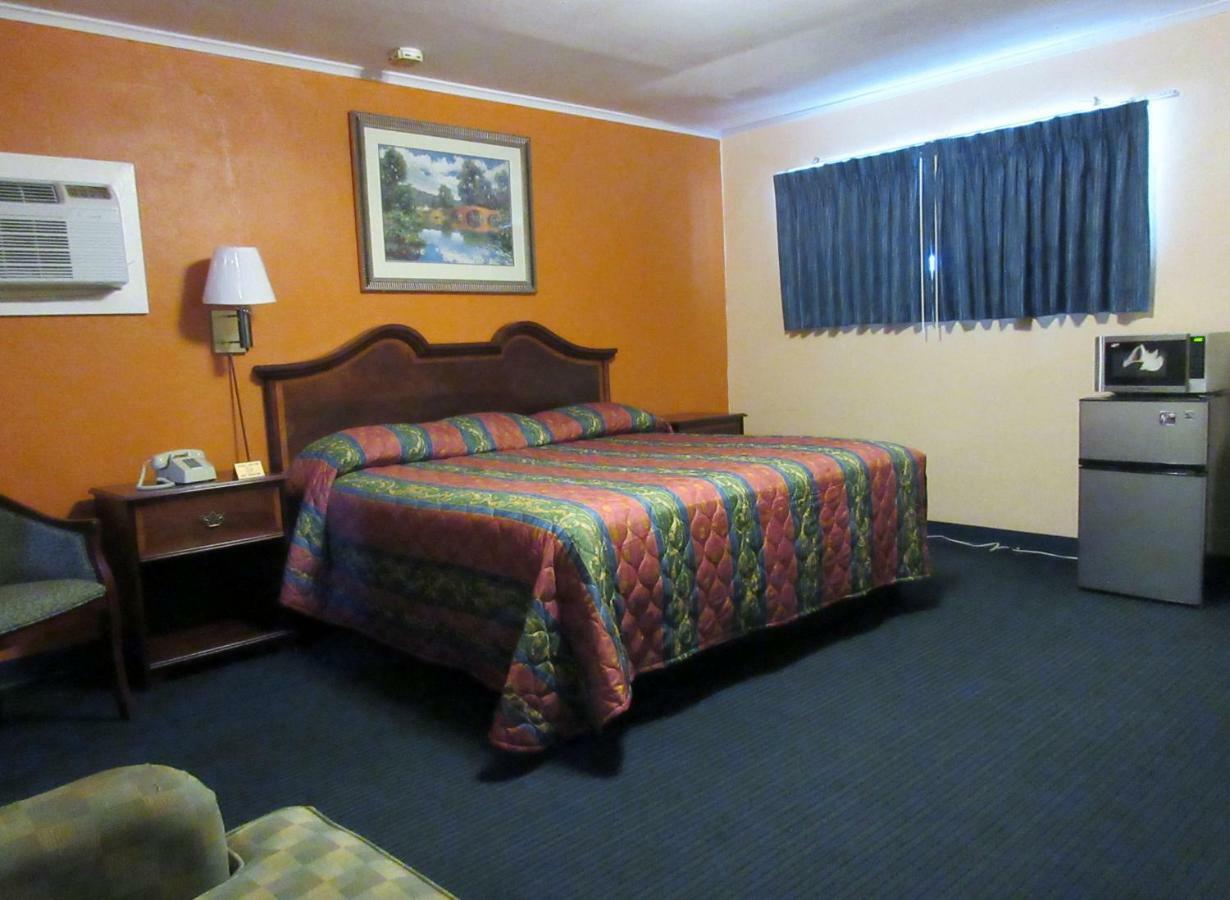 פלזנטון Encino Motel מראה חיצוני תמונה